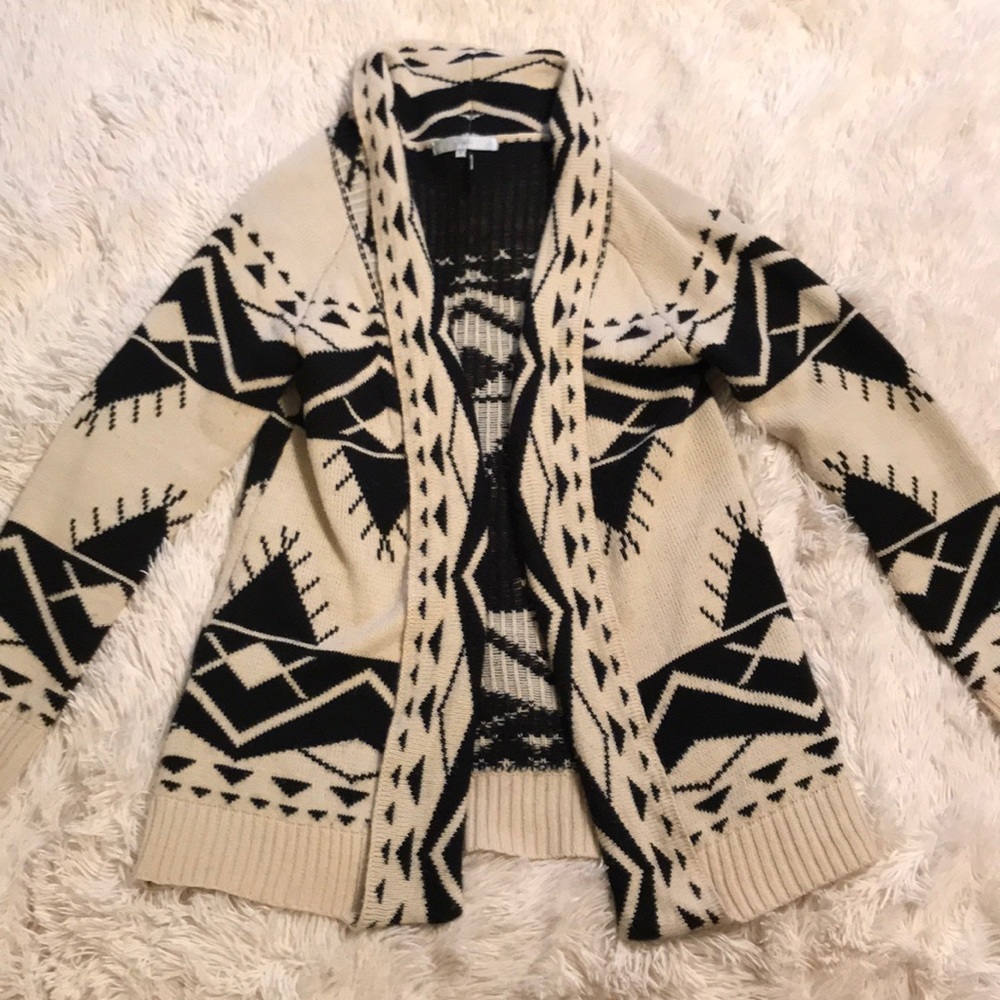 Fate black & ivory Aztec patten cardigan